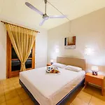 Aparthotel Grekis And