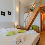 Aparthotel Grekis And 2*