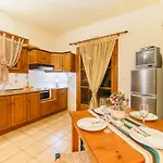 Aparthotel Grekis And