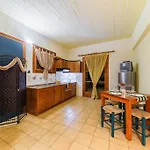 Aparthotel Grekis And