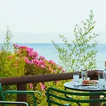 Aparthotel Grekis And