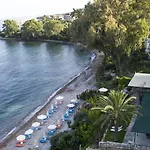 Aparthotel Grekis And 2*