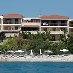 Grekis And Aparthotel Petalídhion