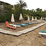 Aparthotel Grekis And
