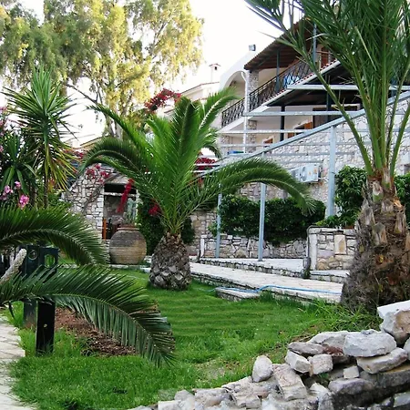 Grekis And Aparthotel 2*