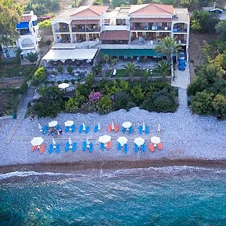 Grekis And Apartmanhotel