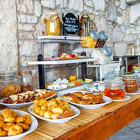 Grekis And Appart hôtel Petalídhion