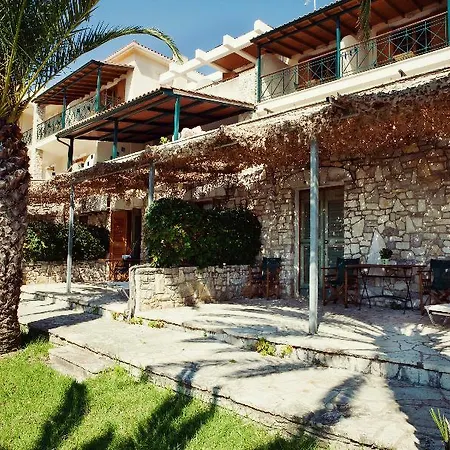 מלון דירות Grekis And