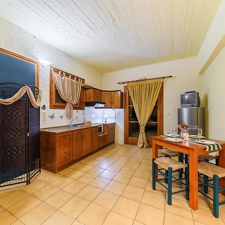 מלון דירות Grekis And