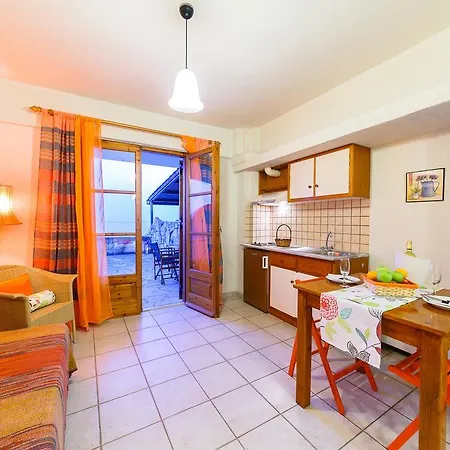 מלון דירות Grekis And