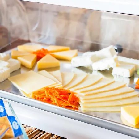 מלון דירות Grekis And 2*