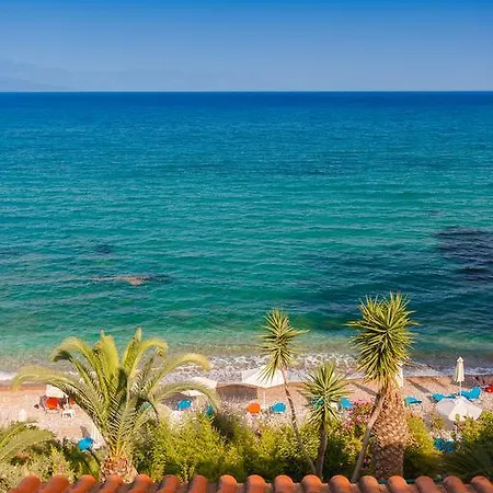 מלון דירות Grekis And 2*