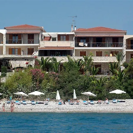 Grekis And Aparthotel Petalídhion