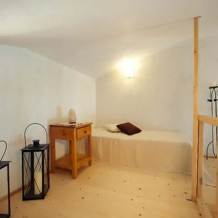 Grekis And 아파트호텔 Petalídhion