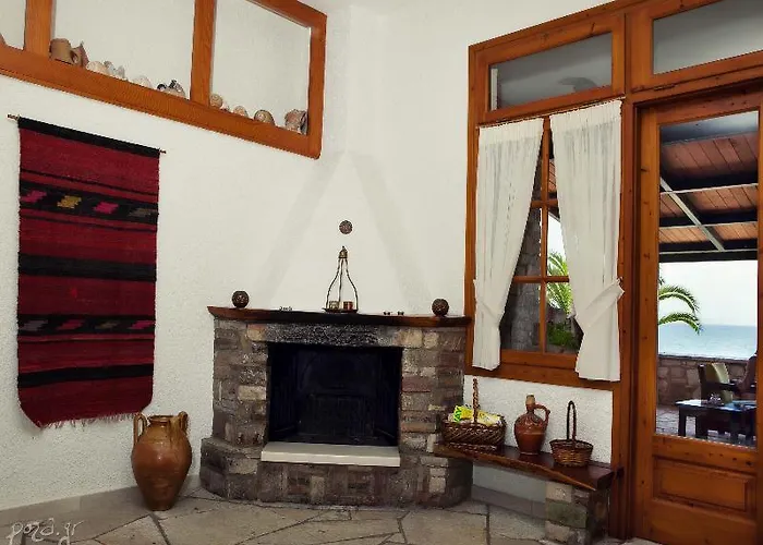 Grekis And 2* Petalidi