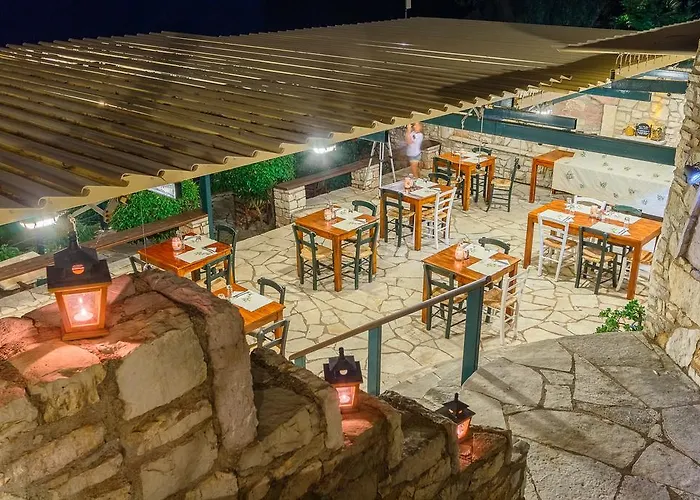 Aparthotel Grekis And Petalidi