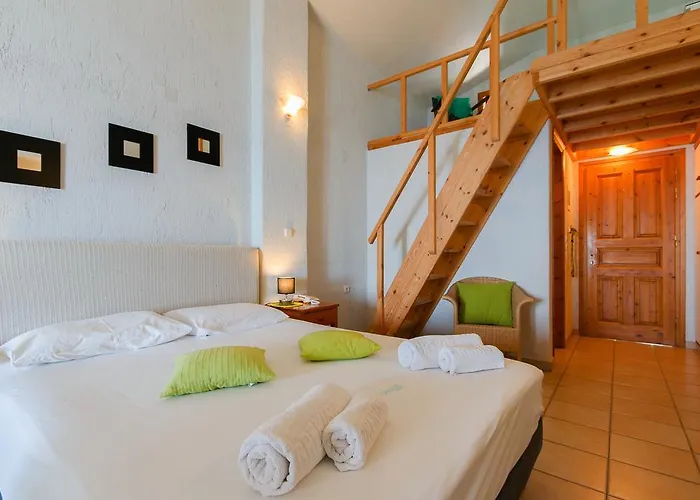 Aparthotel Grekis And 2*