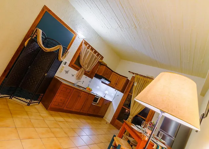 Aparthotel Grekis And 2*