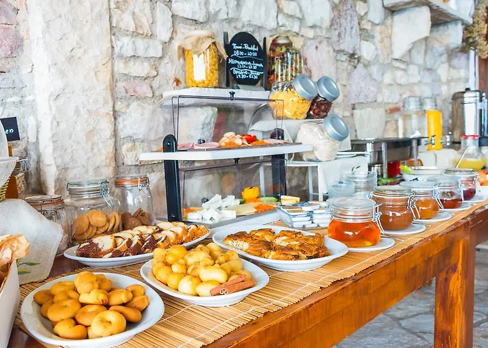 Aparthotel Grekis And