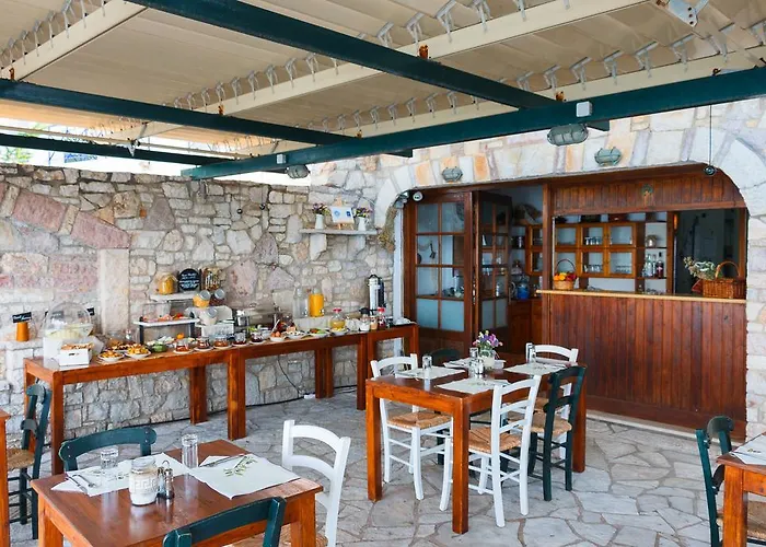 Aparthotel Grekis And Petalidi