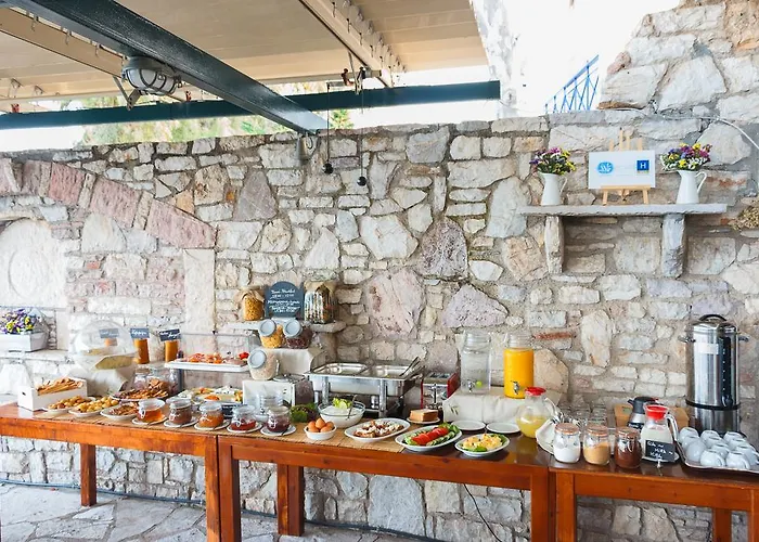 Aparthotel Grekis And 2*