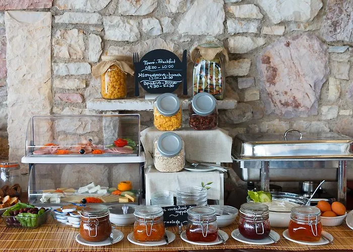 Ξενοδοχείο με διαμερίσματα Grekis And