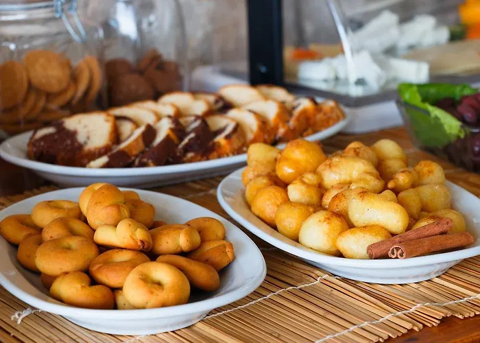 Ξενοδοχείο με διαμερίσματα Grekis And 2*