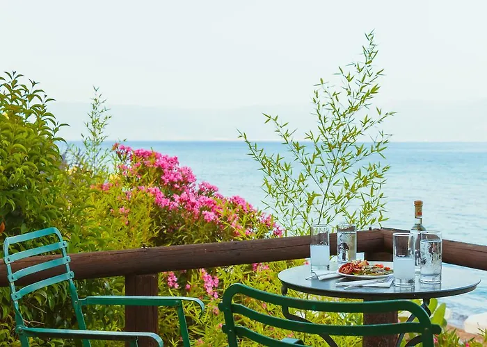 Aparthotel Grekis And