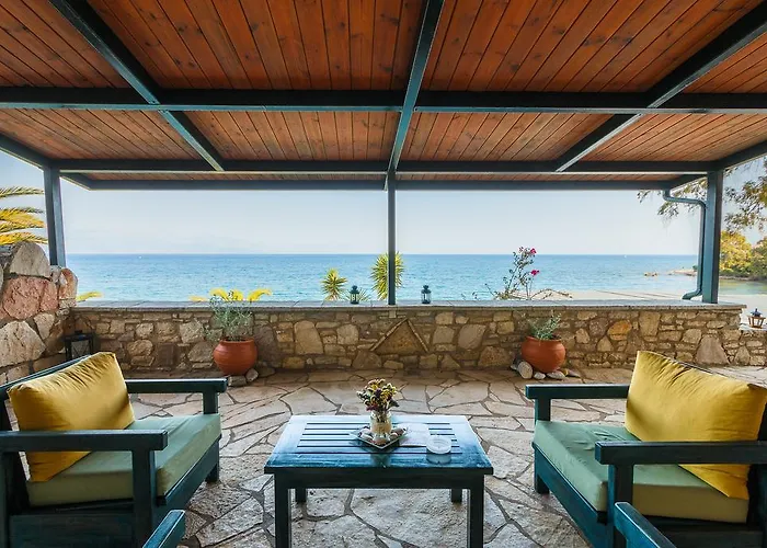 Aparthotel Grekis And Petalidi