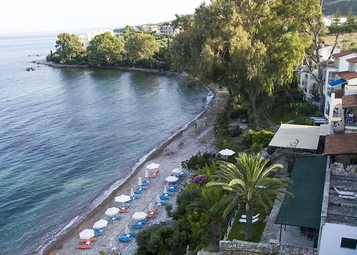 Aparthotel Grekis And 2*