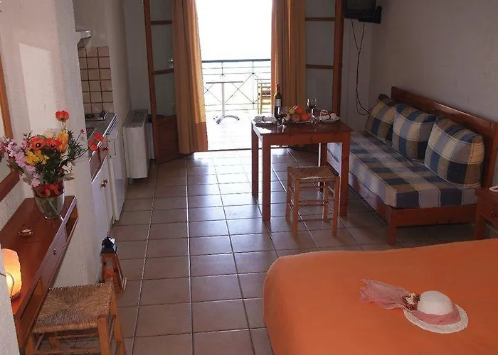 Grekis And Aparthotel 2*