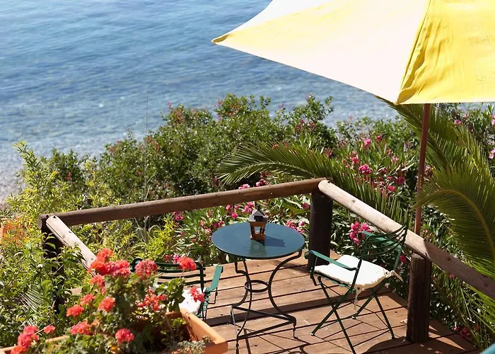 Aparthotel Grekis And 2*