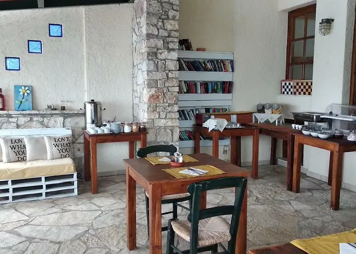 Grekis And Aparthotel 2*