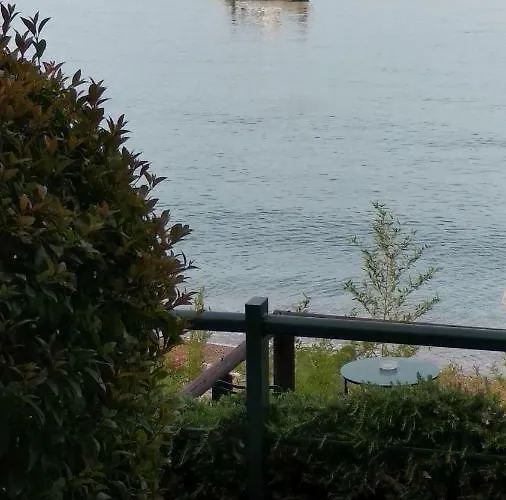 Ξενοδοχείο με διαμερίσματα Grekis And 2*