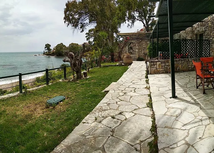 Aparthotel Grekis And Petalidi