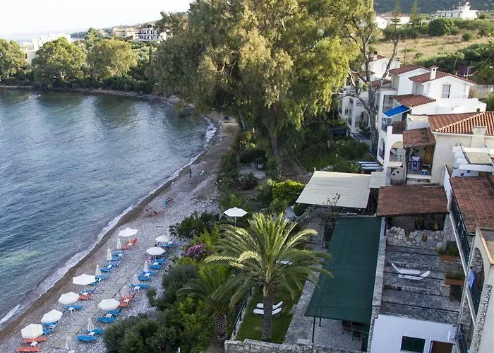 Ξενοδοχείο με διαμερίσματα Grekis And